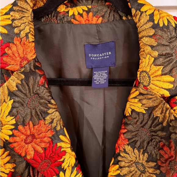 Floral Patterned Coat with Belt - Picture 3 of 12